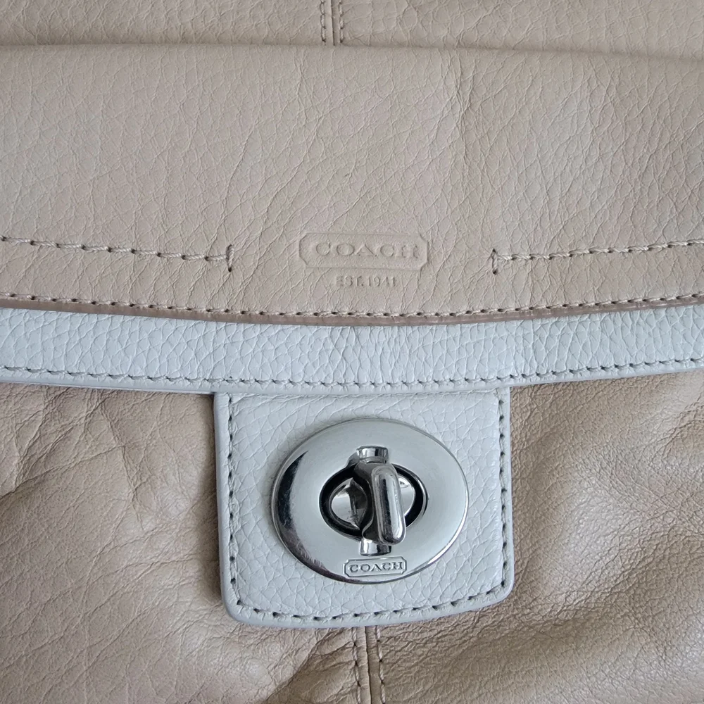 Coach Cream Leather Shoulder Bag Convertible Purse